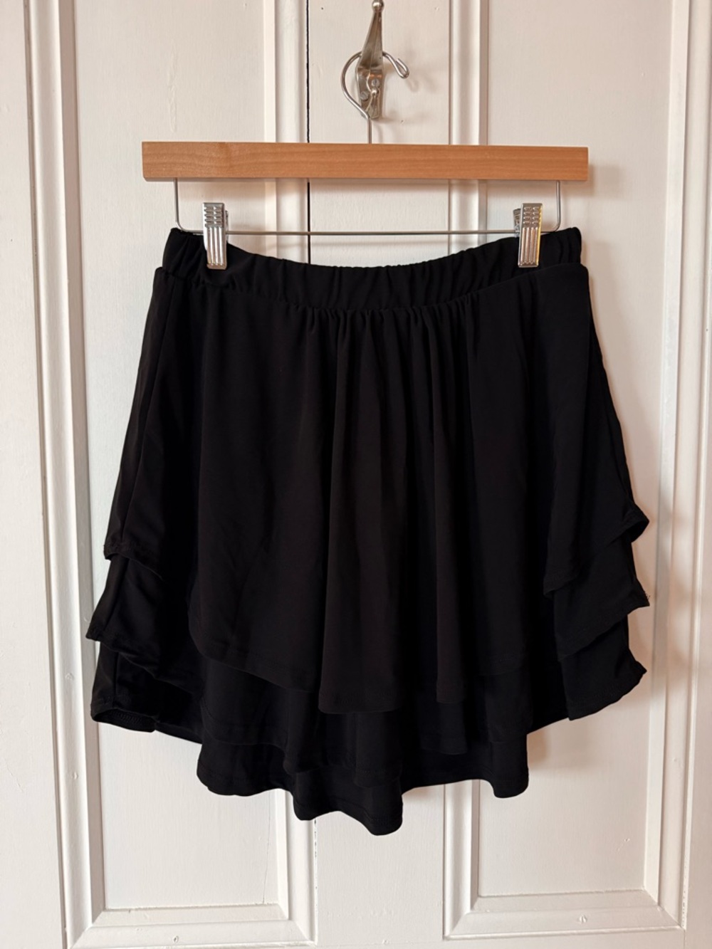 Gilli Black Tiered High-Low Ruffle Skirt - Size Medium